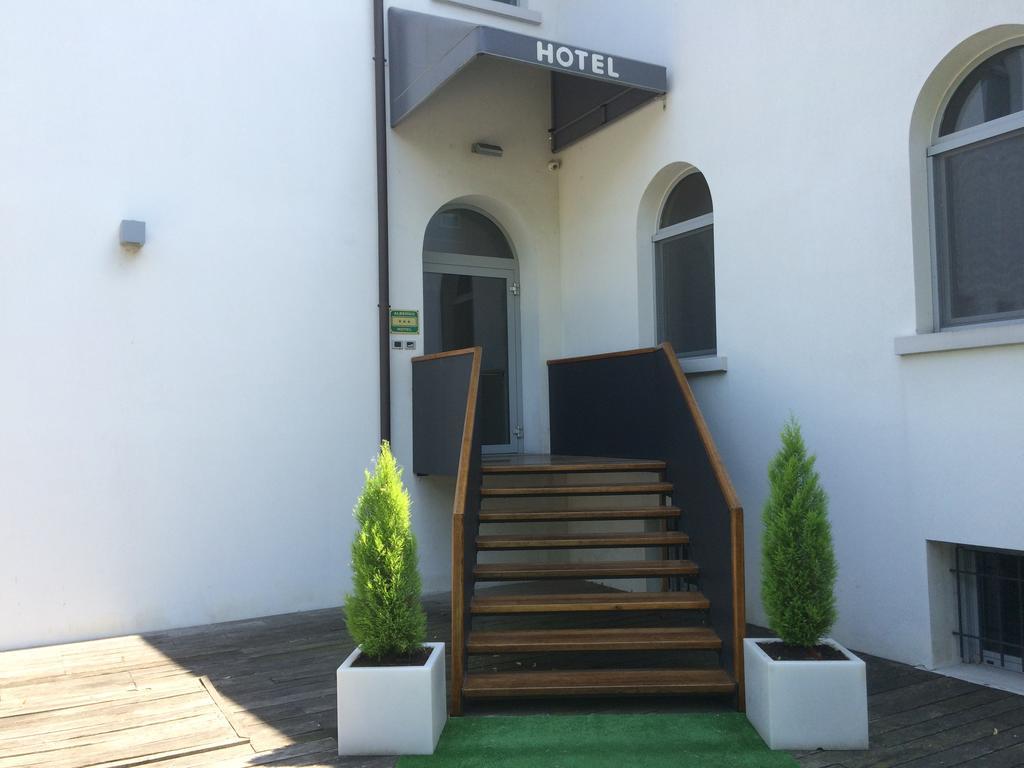 Hotel Blue